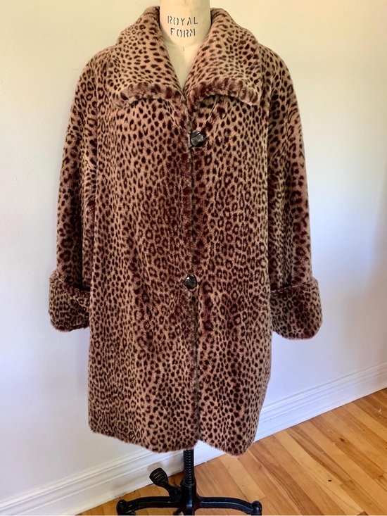 Holt Renfrew Jackets & Blazers - Vintage Holt Renfrew Faux Fur Leopard Coat